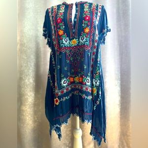 Johnny Was Embroidered Top sz Medium